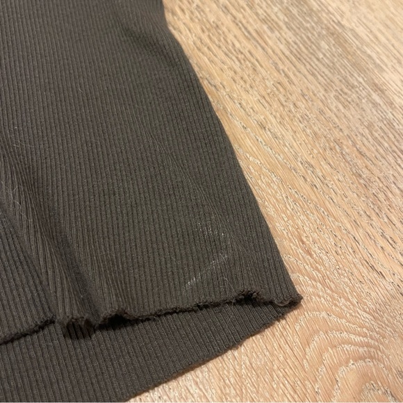 JOHN GALT BRANDY MELVILLE RIBBED CROP SLEEVELESS CONNOR TANK TOP SZ ONE SIZE - Picture 4 of 6